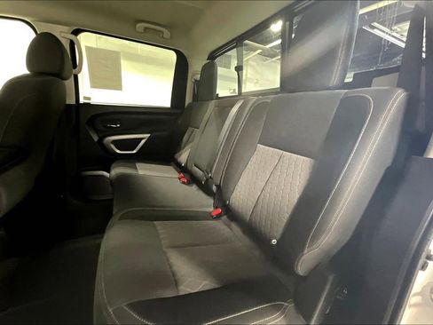Used 2023 Nissan Titan SV image 34