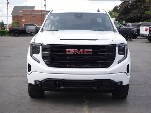 Used 2023 GMC Sierra 1500 Elevation AWD/4WD image 6