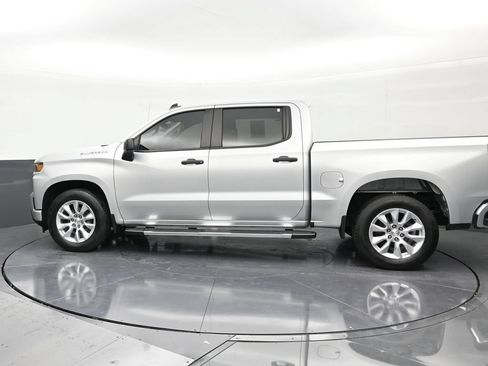 Used 2022 Chevrolet Silverado 1500 Custom RWD image 2
