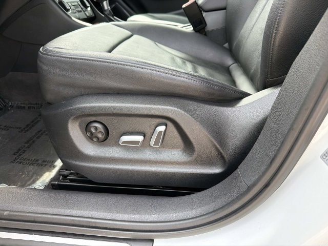 Used 2018 Audi Q3 2.0T Premium Plus AWD/4WD image 19