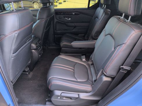 Certified 2025 Honda Pilot TrailSport image 24