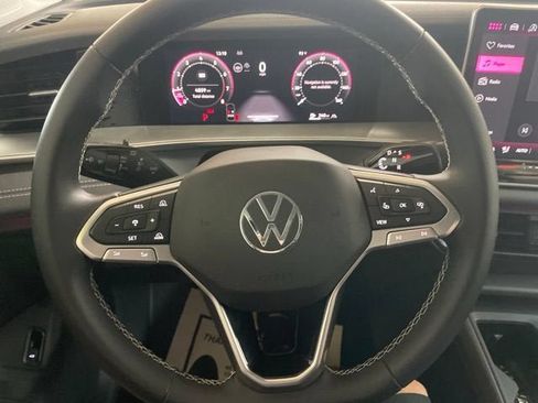 Certified 2026 Volkswagen Tiguan SE AWD/4WD image 19