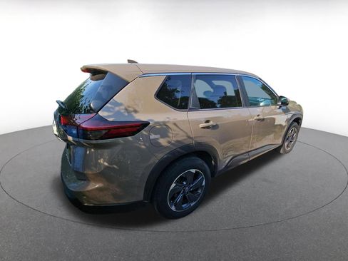Used 2025 Nissan Rogue SV FWD image 4
