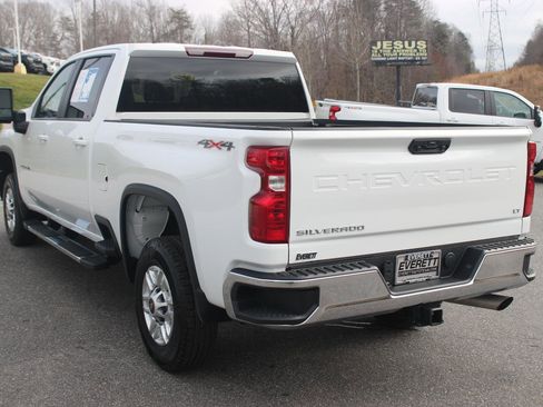 Used 2025 Chevrolet Silverado 2500 LT w/ Convenience Package AWD/4WD image 5
