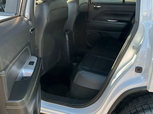 Used 2014 Jeep Compass Latitude image 19