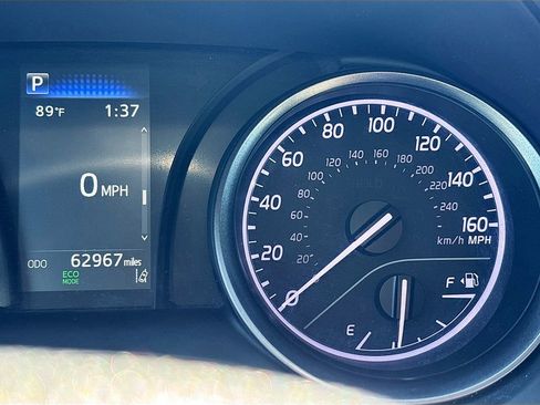 Used 2023 Toyota Camry SE image 12