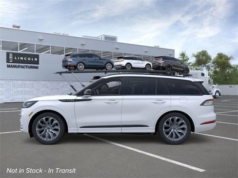 New 2026 Lincoln Aviator Premiere image 3