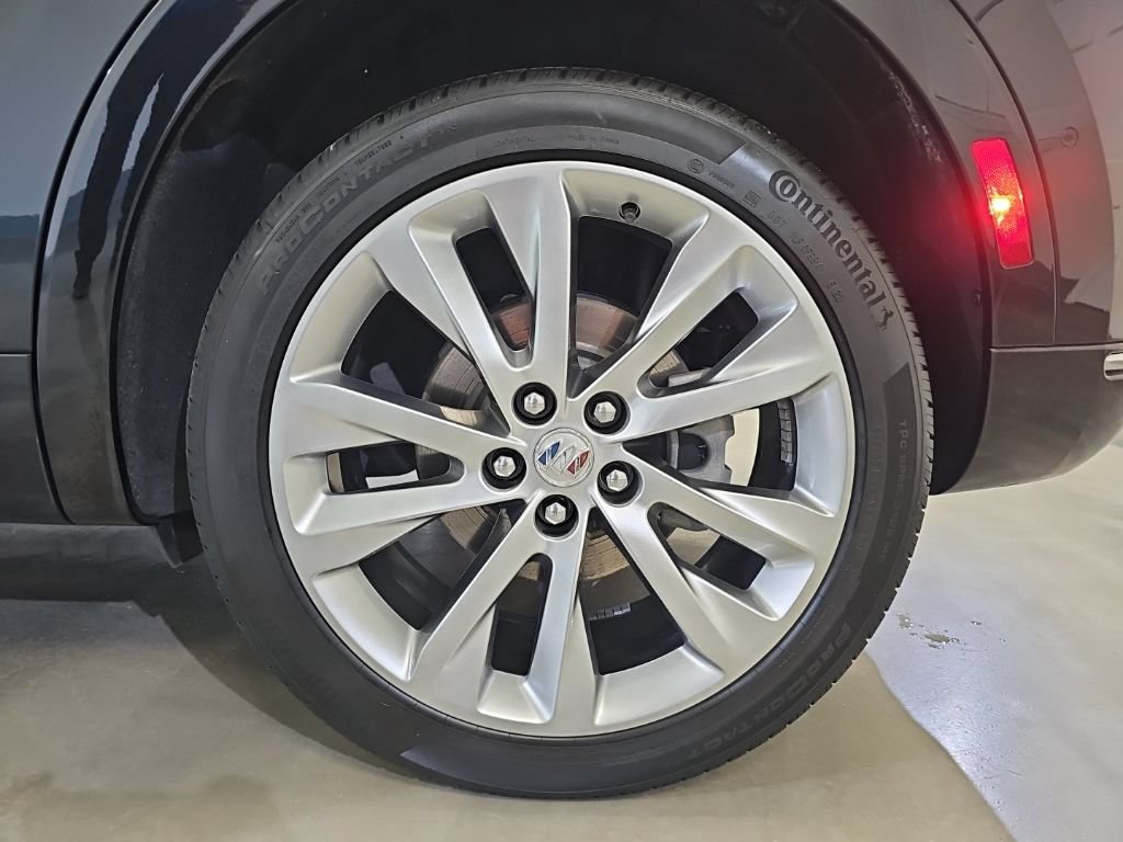 Used 2023 Buick Envision Avenir AWD/4WD image 18