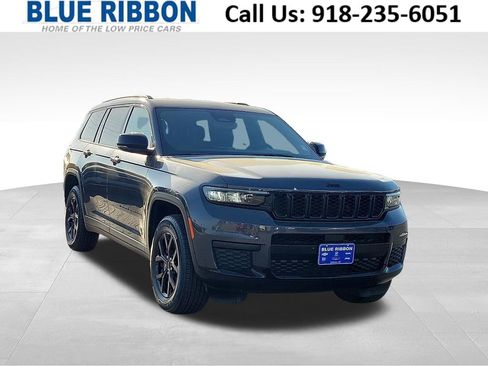 Used 2024 Jeep Grand Cherokee L Laredo image 1
