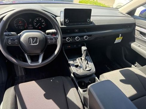 Used 2025 Honda CR-V LX image 6
