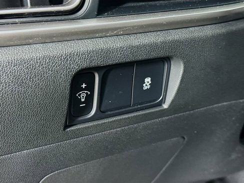 Used 2024 Kia Sorento S image 10