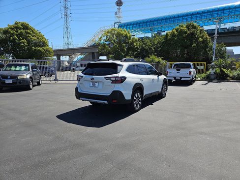 Used 2023 Subaru Outback Limited image 7