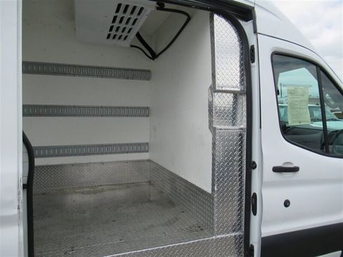 Used 2018 Ford Transit 250 148 High Roof image 30