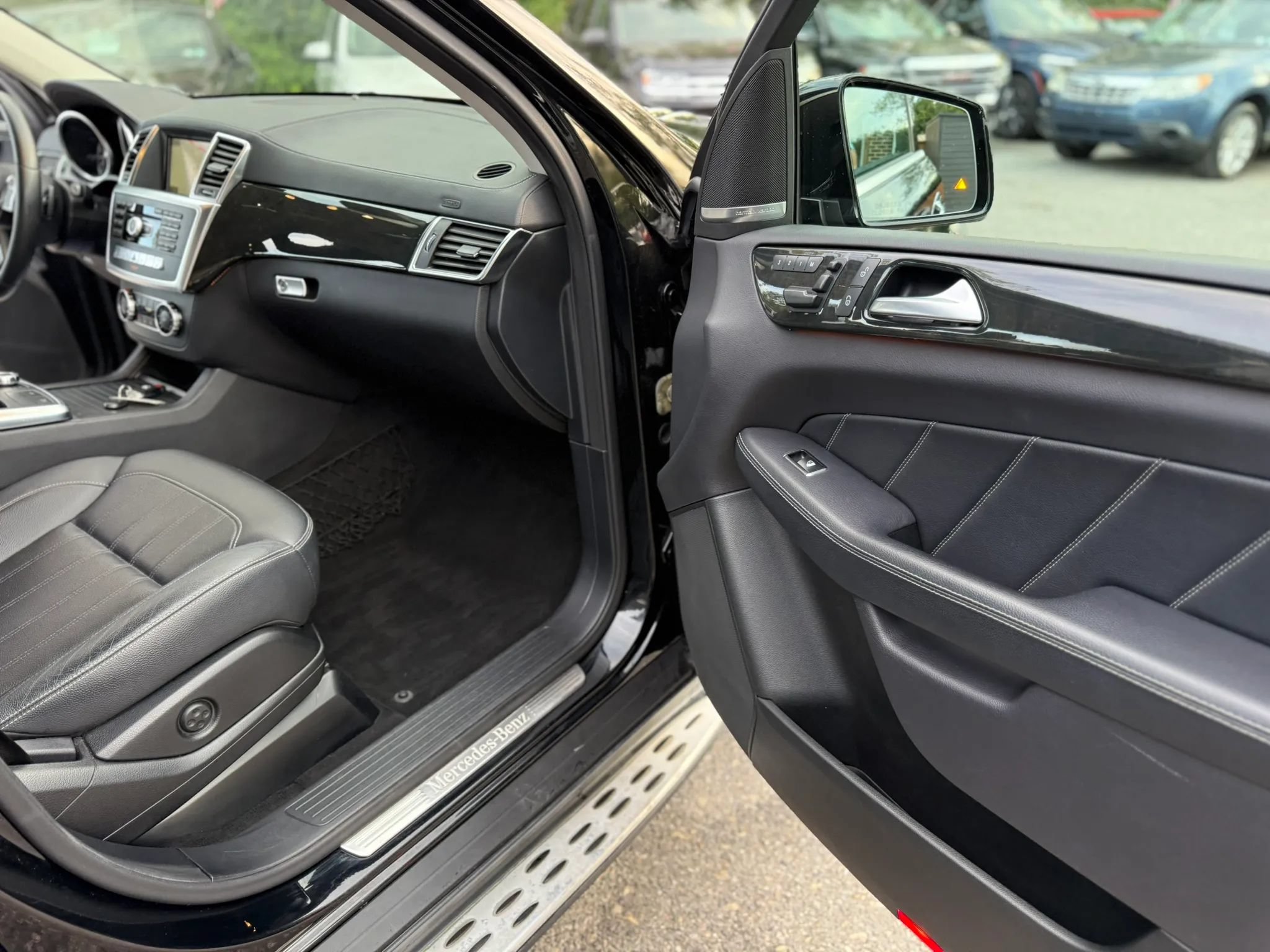 Used 2016 Mercedes-Benz GL 450 4MATIC image 31