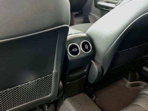 Certified 2024 Mercedes-Benz GLA 250 4MATIC image 24
