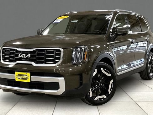 Used 2025 Kia Telluride S AWD/4WD image 2