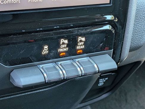 New 2026 RAM 1500 4x4 Crew Cab image 24