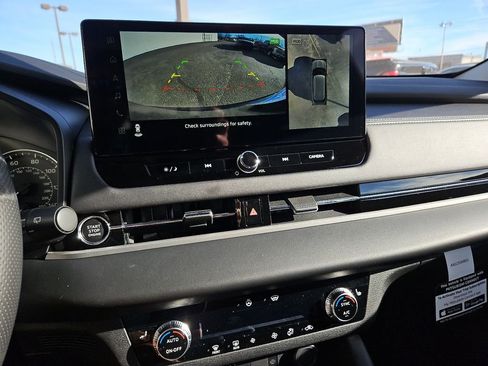 New 2026 Mitsubishi Outlander SE image 25