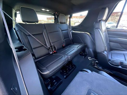 Used 2024 Chevrolet Tahoe Premier AWD/4WD image 16