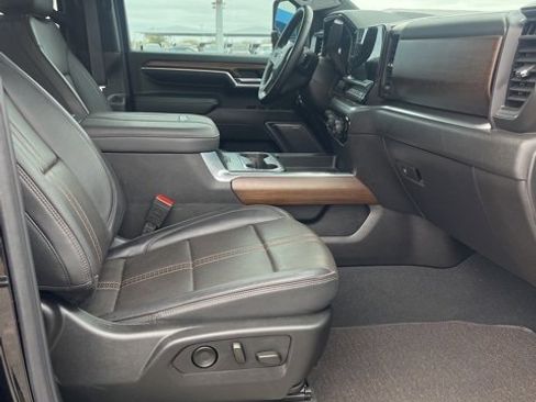 Used 2024 Chevrolet Silverado 3500 High Country w/ Technology Package image 10