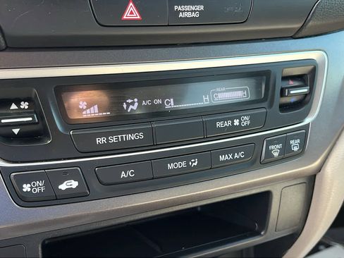 Used 2016 Honda Pilot LX image 19