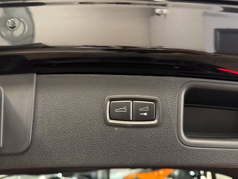 Used 2024 Porsche Macan S image 25