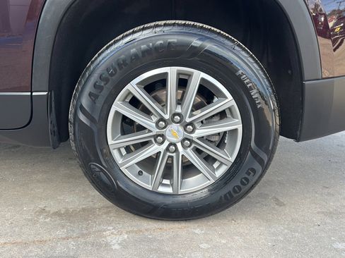 Used 2023 Chevrolet Traverse LT AWD/4WD image 45