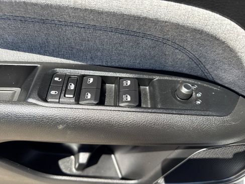 Used 2022 Jeep Compass Latitude FWD image 11