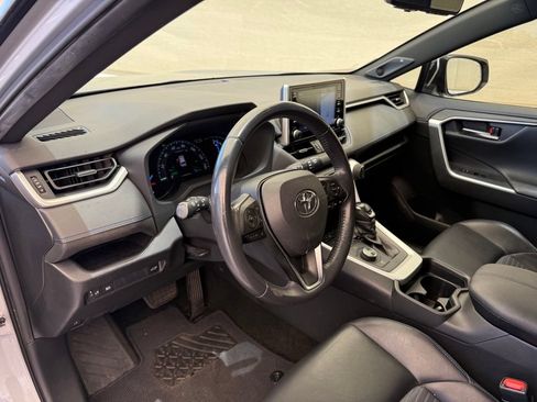 Used 2019 Toyota RAV4 XSE AWD/4WD image 12
