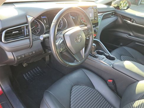 Used 2022 Toyota Camry SE image 14