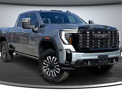 Used 2025 GMC Sierra 2500 Denali Ultimate image 3