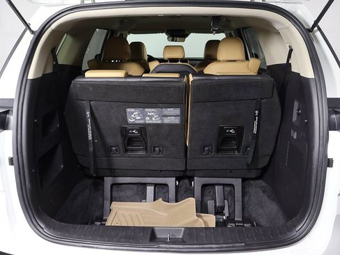 Used 2024 Kia Carnival LX image 16