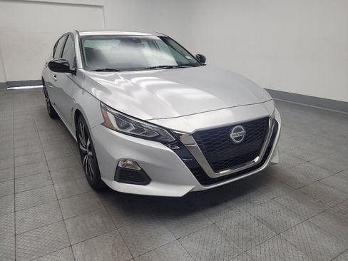 Used 2021 Nissan Altima 2.5 SR FWD image 14