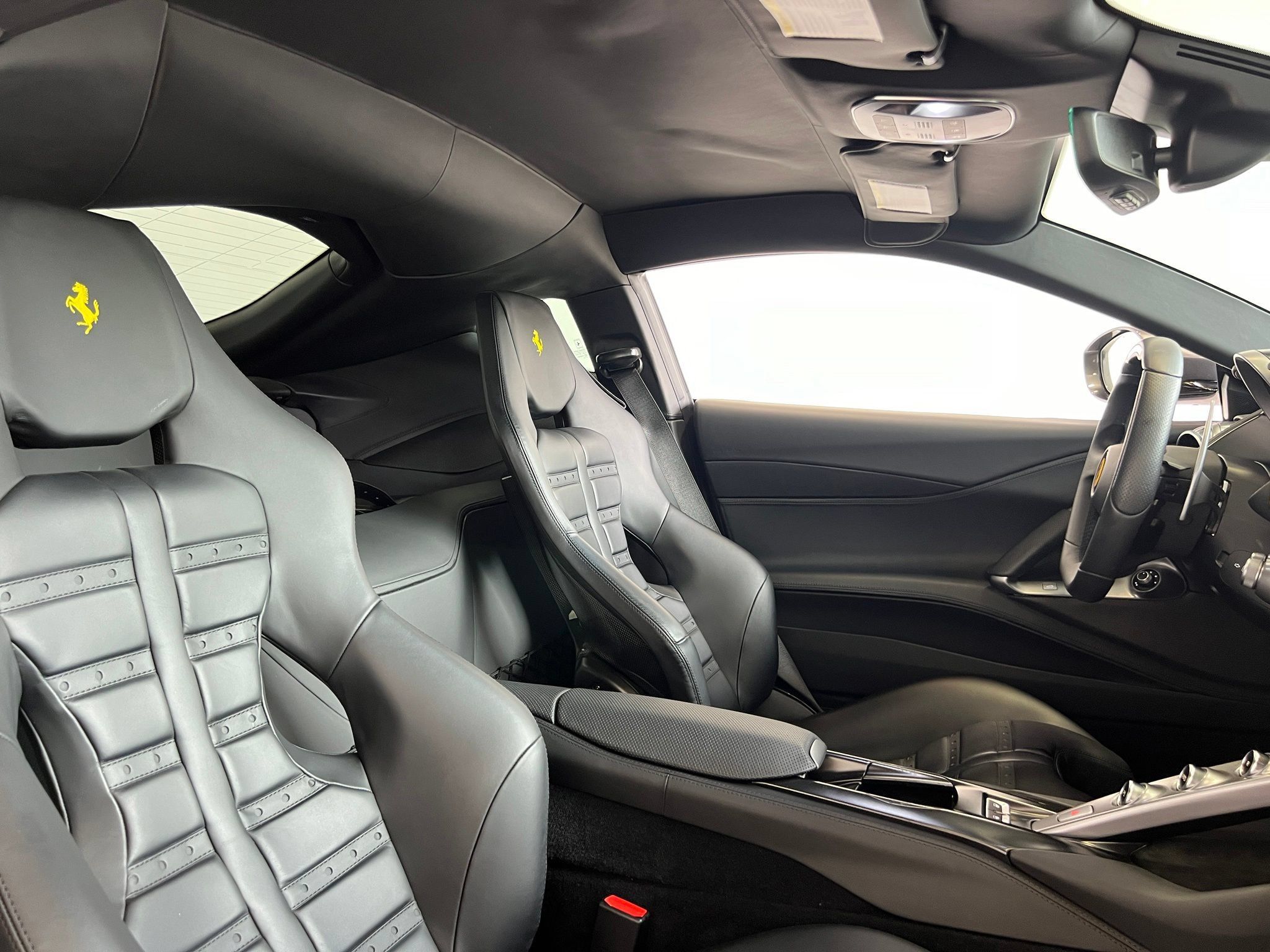 Used 2020 Ferrari 812 Superfast RWD image 16