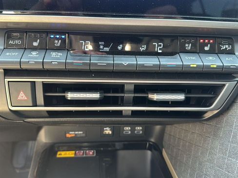 Used 2025 Toyota Camry XLE w/ Premium Plus Package FWD image 24
