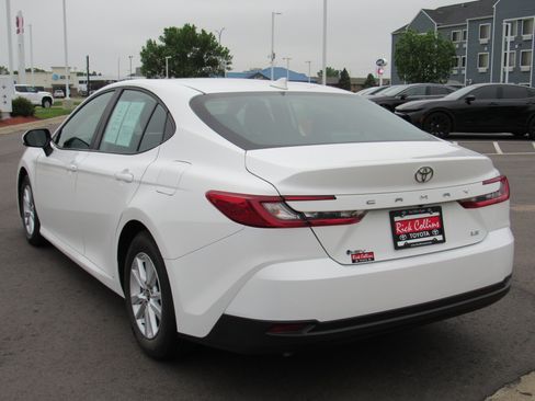 Used 2025 Toyota Camry LE FWD image 8