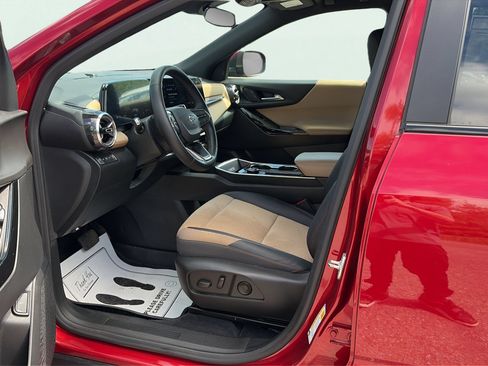 Used 2026 Chevrolet Equinox ACTIV w/ Convenience Package III AWD/4WD image 11