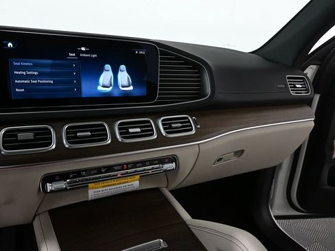New 2026 Mercedes-Benz GLS 450 4MATIC image 13