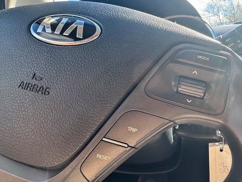 Used 2017 Kia Forte LX image 26