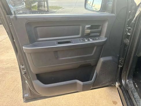 Used 2015 RAM 1500 Express RWD image 9