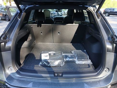 New 2026 Volkswagen Tiguan SE R-Line AWD/4WD image 22