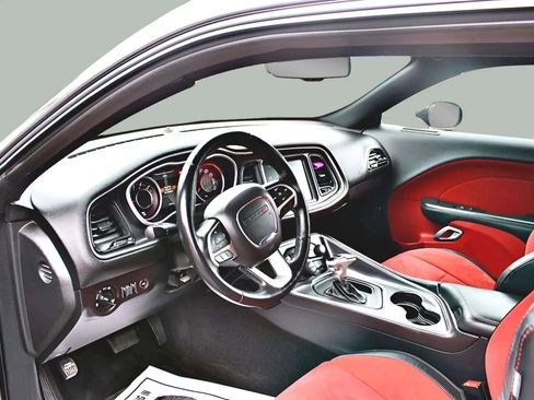 Used 2015 Dodge Challenger R/T Plus image 10