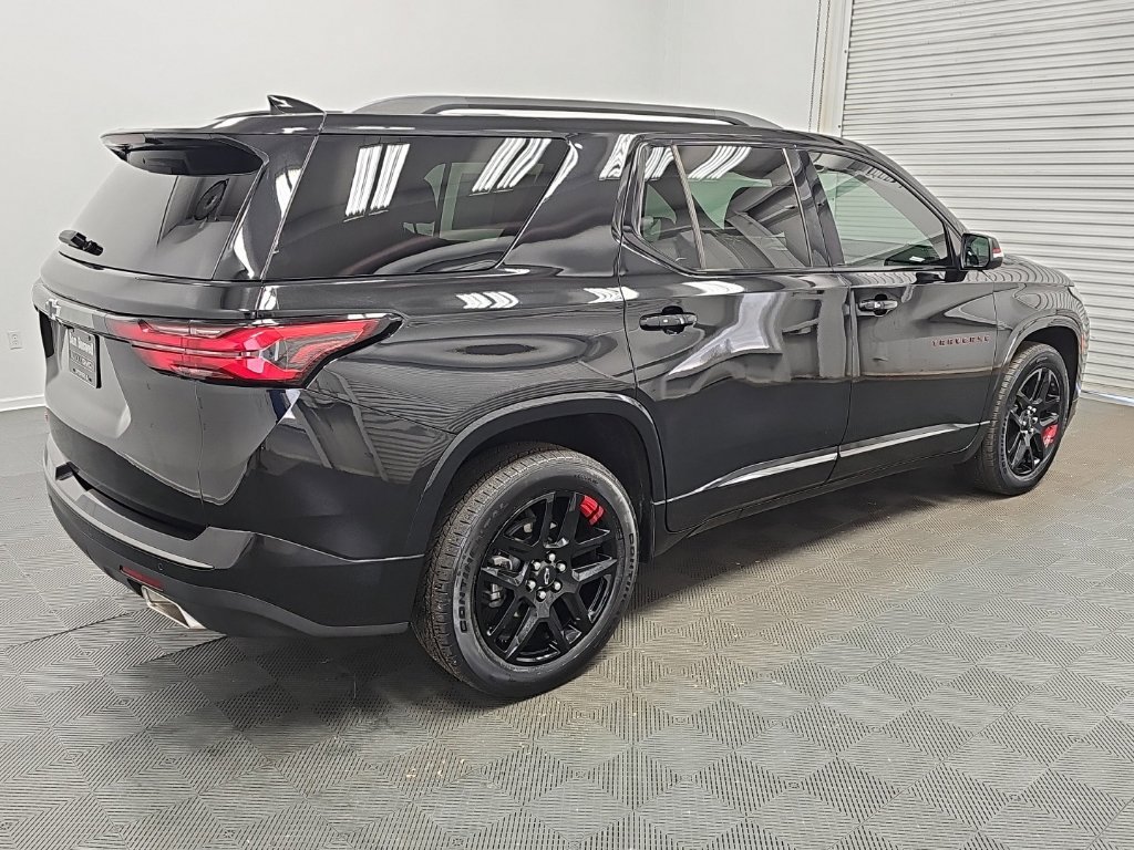 Used 2023 Chevrolet Traverse Premier FWD image 9