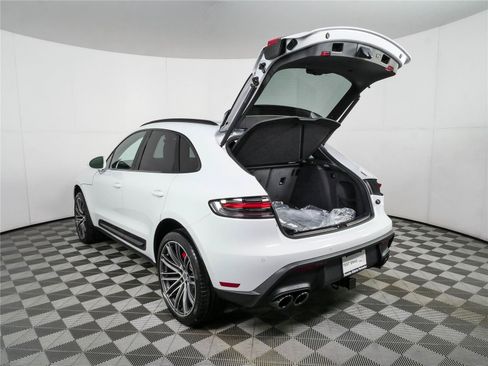 New 2026 Porsche Macan Electric AWD/4WD image 34