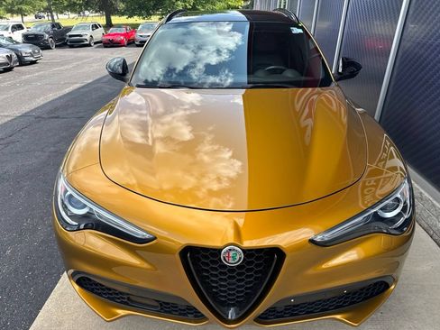 Used 2023 Alfa Romeo Stelvio Veloce AWD/4WD image 9