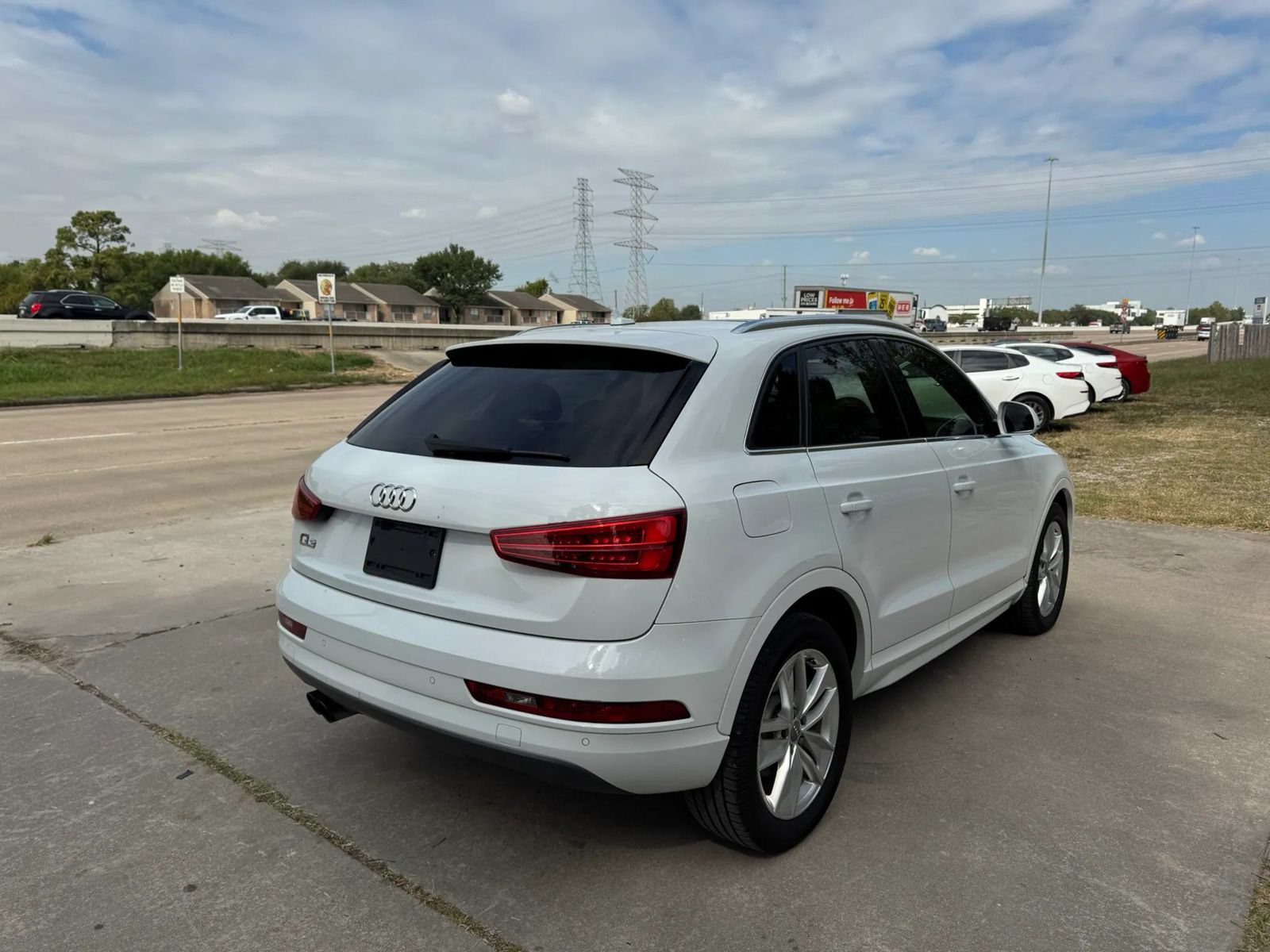Used 2016 Audi Q3 2.0T Premium Plus w/ Technology Package FWD image 8