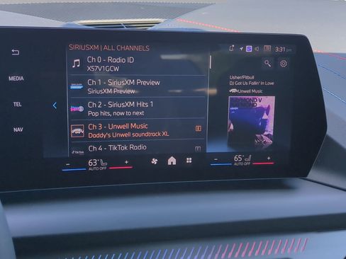 Certified 2025 BMW 228i xDrive w/ Technology Package image 21