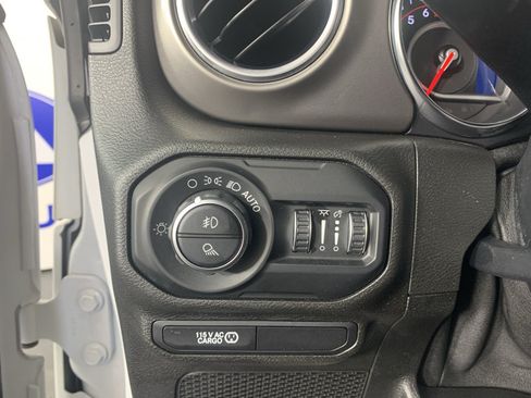 Used 2020 Jeep Gladiator Rubicon AWD/4WD image 16