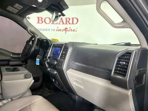 Used 2019 Ford F150 XLT w/ Equipment Group 302A Luxury AWD/4WD image 17