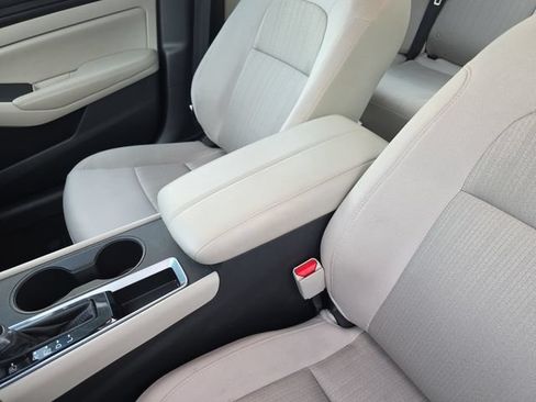 Used 2025 Nissan Altima 2.5 SV FWD image 23